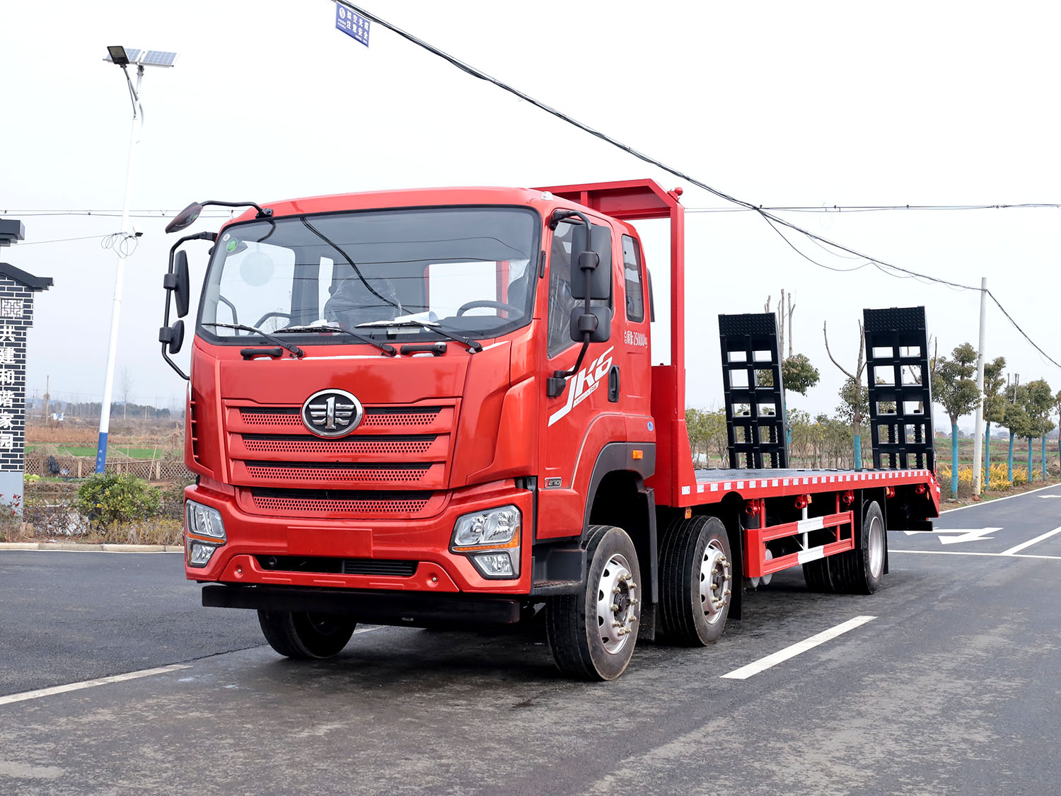 解放JK6小三軸平板運(yùn)輸車