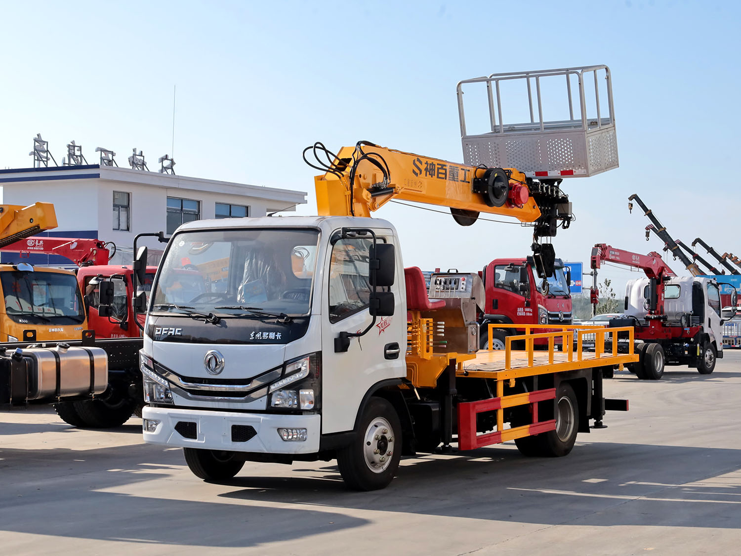 東風(fēng)多利卡D6單排隨車吊式高空作業(yè)車（4噸，藍(lán)牌）