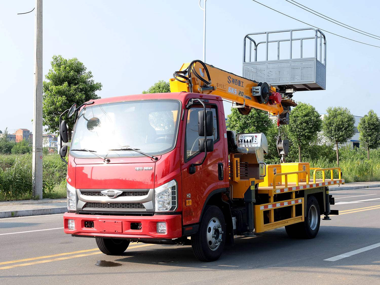 福田領(lǐng)航藍(lán)牌三合一高空作業(yè)車