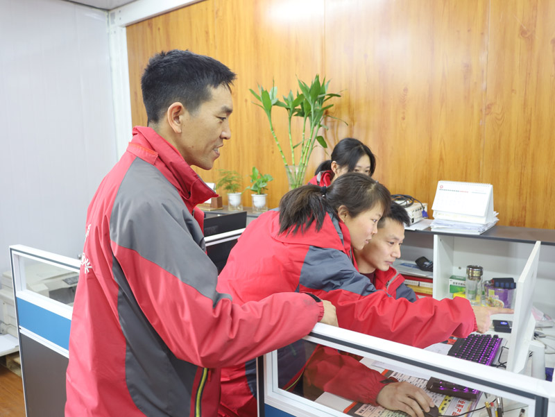長(zhǎng)興吊機(jī)頂尖的研發(fā)團(tuán)隊(duì)-是時(shí)候展現(xiàn)實(shí)力了