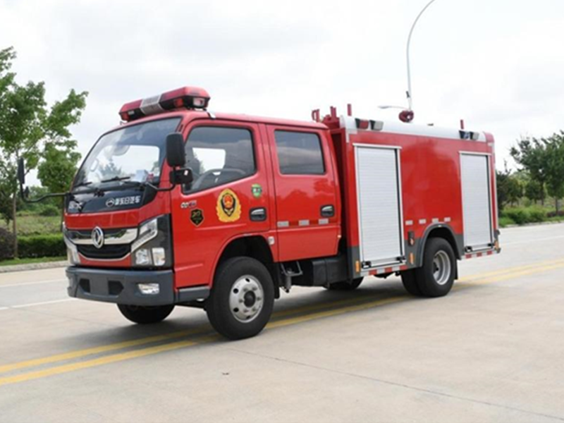 2.5噸  國(guó)六  東風(fēng)小多利卡水罐消防車  外露罐