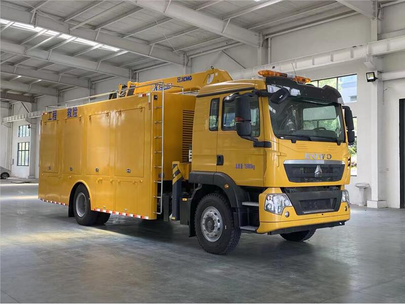 重汽帶吊3000方型救險(xiǎn)車(chē)