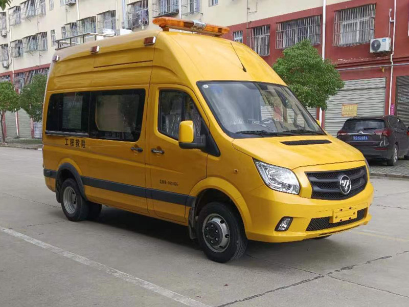 福田裝備型救險(xiǎn)車(chē)