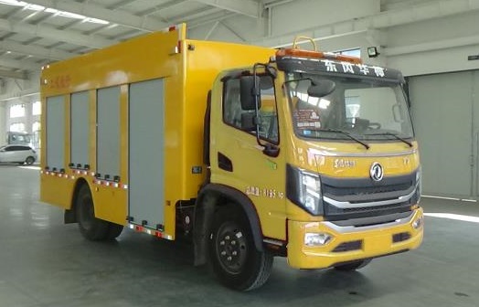 東風(fēng)華神2000方排水型救險(xiǎn)車(chē)
