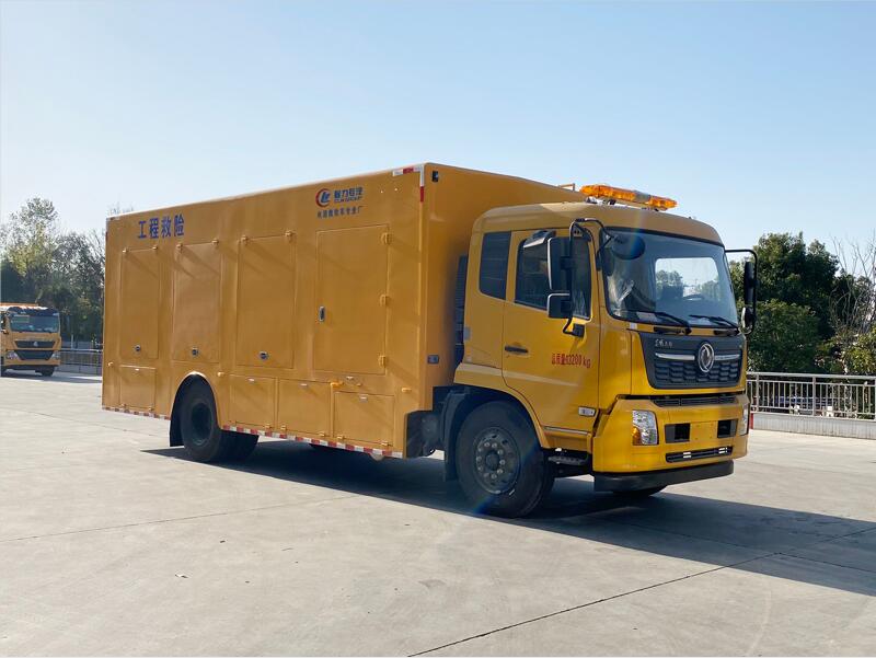 天錦4000方排水型救險(xiǎn)車(chē)