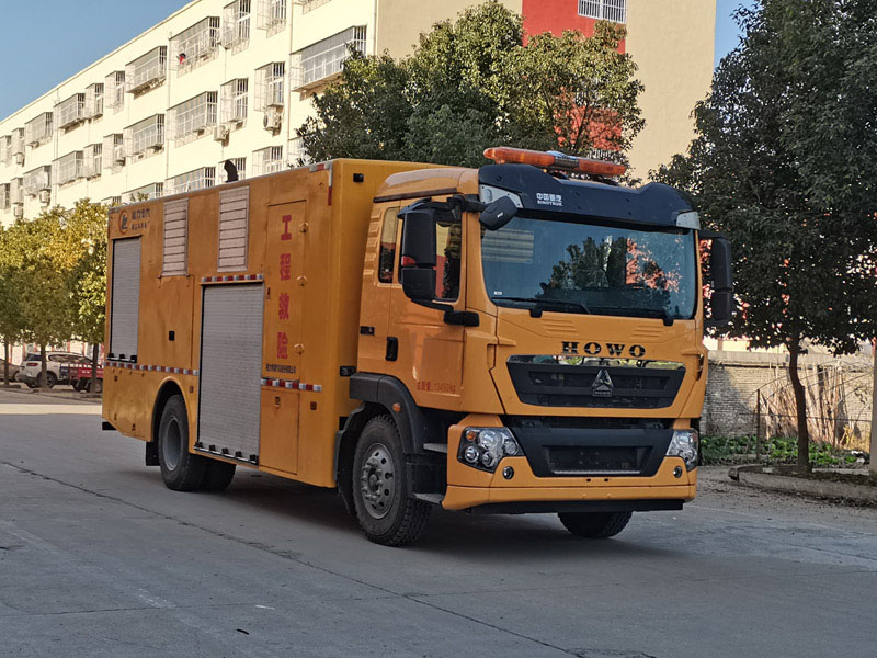 豪沃3000方排水救險(xiǎn)車(chē)