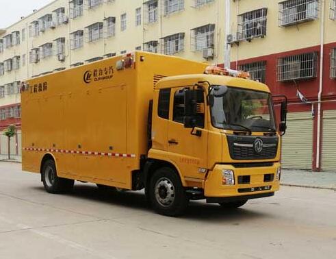 天錦3000方排水型救險(xiǎn)車(chē)