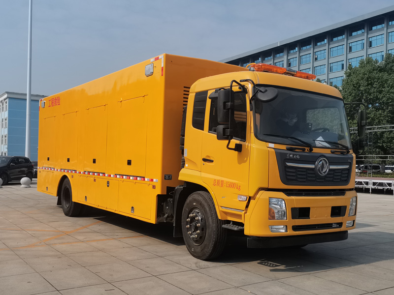 天錦3000方救險(xiǎn)車(chē)
