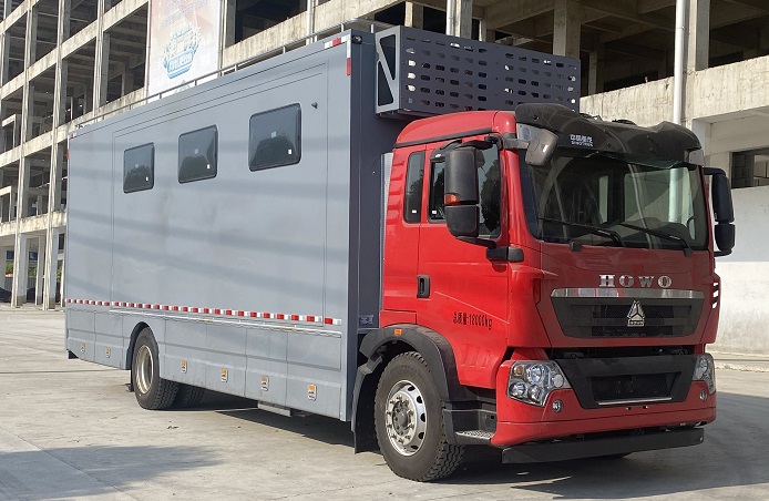 豪沃10-24人宿營車