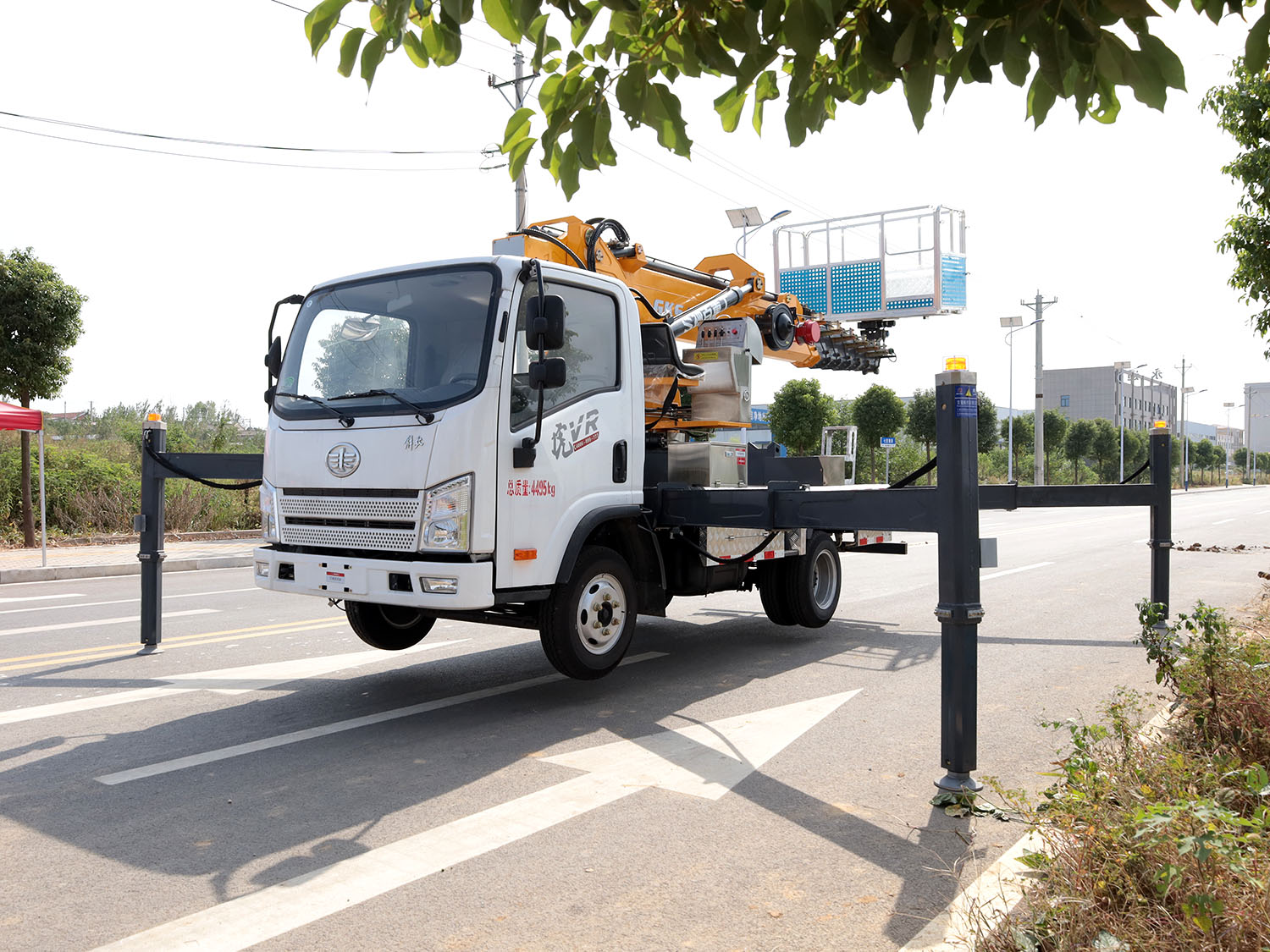 解放虎VR藍(lán)牌高空作業(yè)車（28.3米）